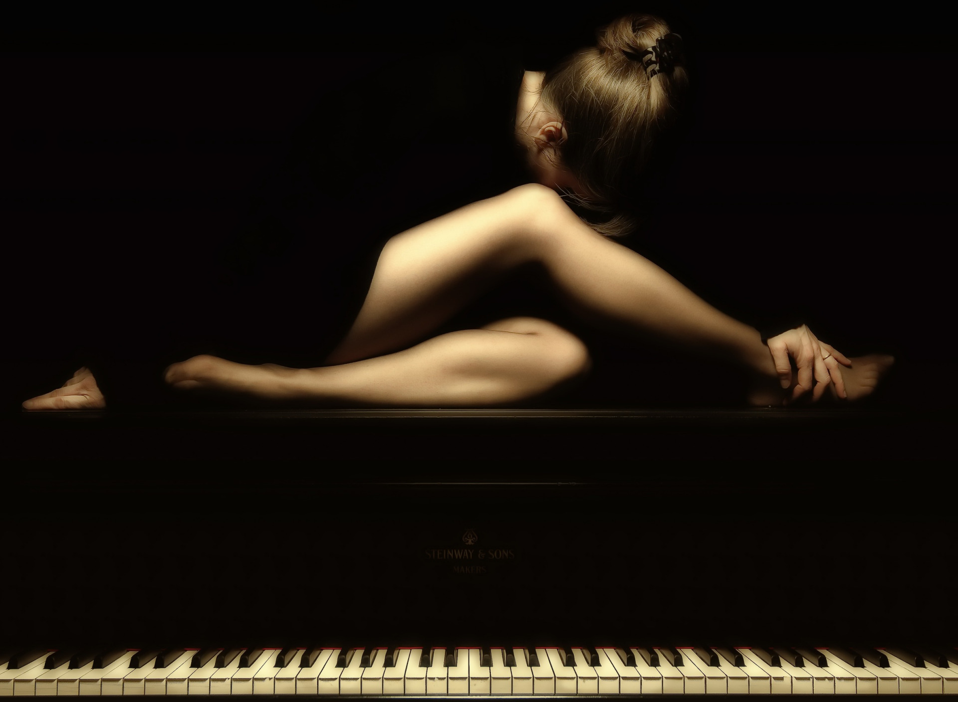 Сексуальные пианистки фото