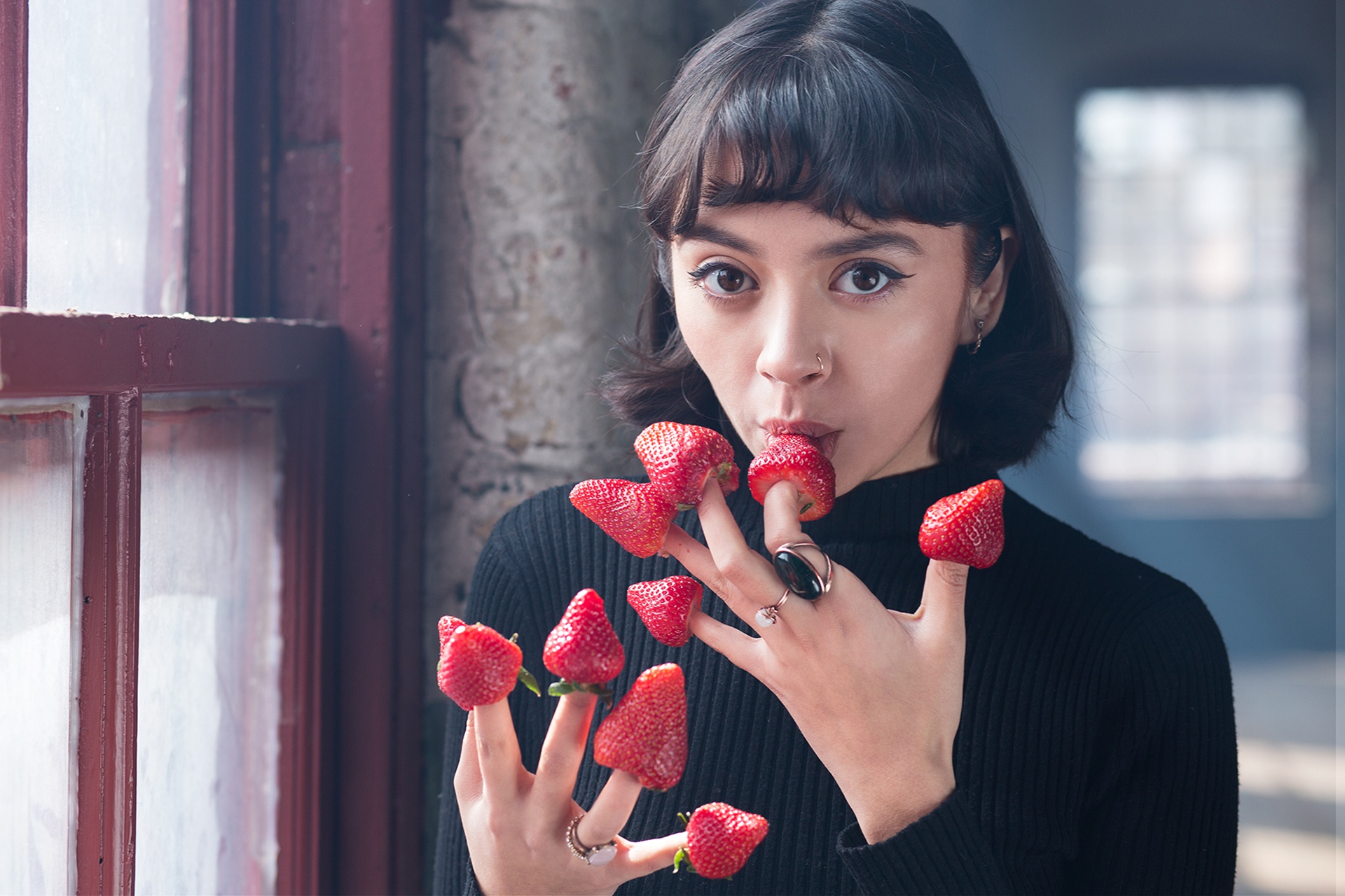 Download wallpaper look, girl, berries, ring, hands, strawberry, fingers