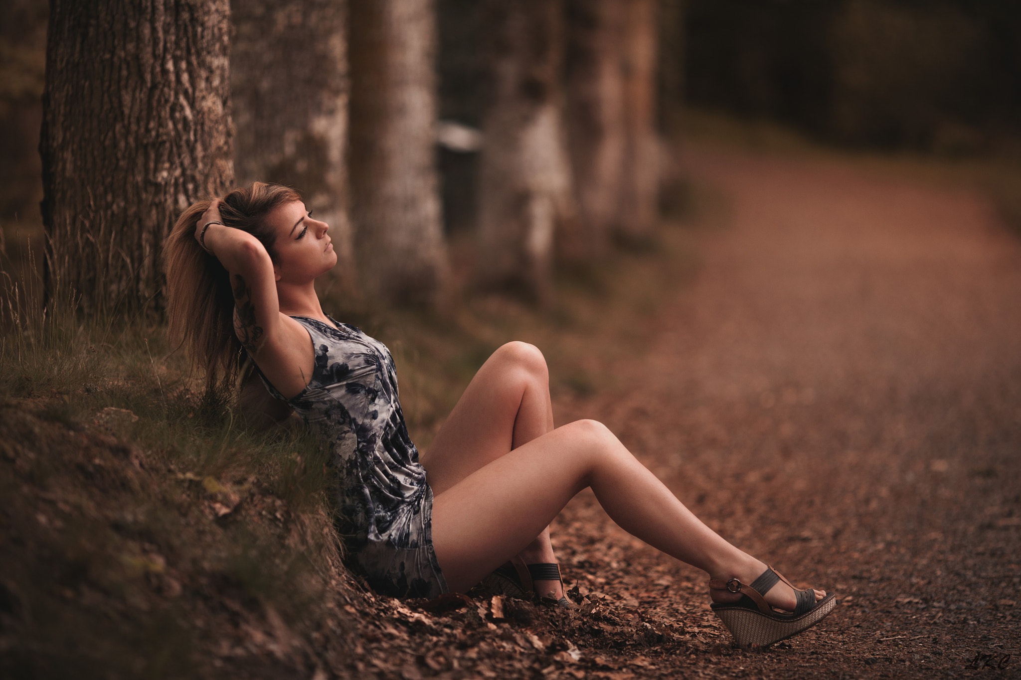 photos-of-non-nude-girls-in-the-forest