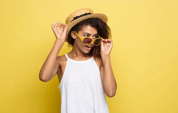 Picture girl, hat, Mike, glasses, mulatto, girl, yellow background, hat, yellow background