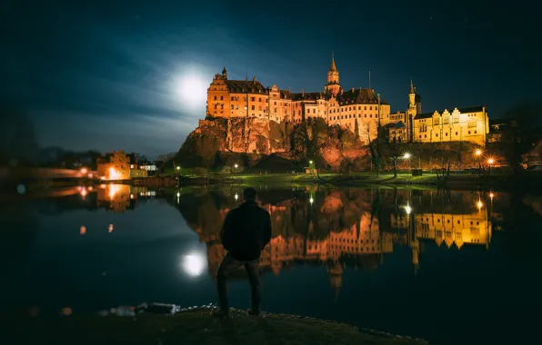 Picture night, reflection, river, castle, people, Germany, Germany, Baden-Württemberg, Baden-Württemberg, Sigmaringen Castle, Sigmaringen, Sigmaringen Castle, The …