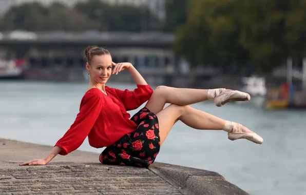 Picture girl, pose, river, dress, legs, ballerina, promenade, Anastasiya