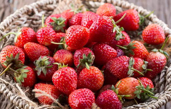 Picture berries, strawberry, red, fresh, wood, ripe, sweet, strawberry, berries