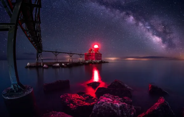 Picture the sky, light, night, red, bridge, lake, stones, shore, lighthouse, stars, USA, Wisconsin, Sturgeon Bay