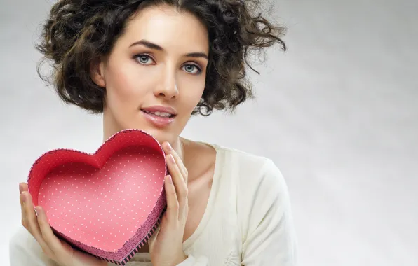 Picture pose, background, box, heart, makeup, hairstyle, brown hair, beauty, Valentine's day, in white