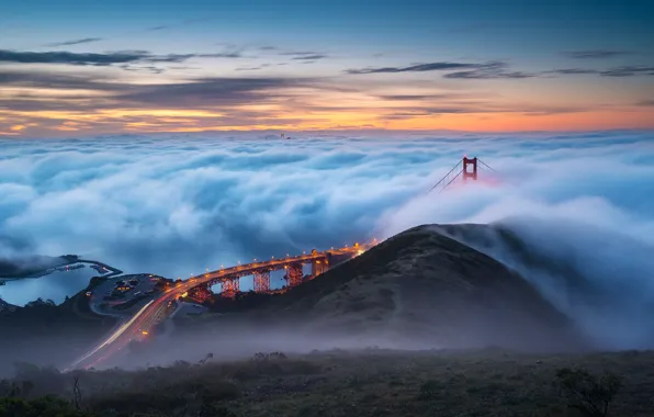 Picture Golden Gate Bridge, San Francisco, fog