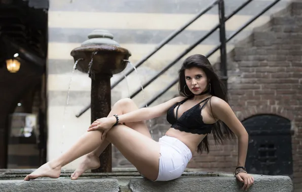 Picture look, face, shorts, brunette, fountain, legs, beauty, Mariana