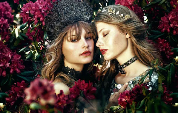 Picture flowers, two girls, Bella Kotak, The secrets between us
