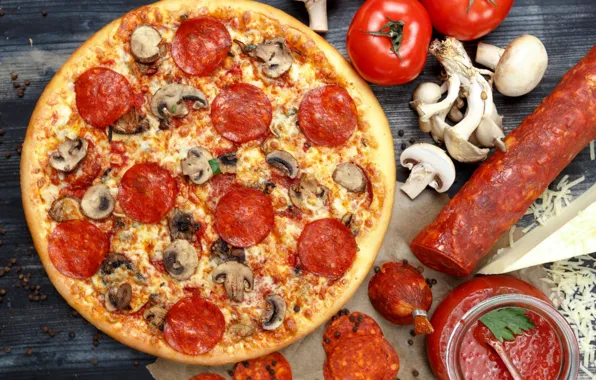 Picture mushrooms, pizza, tomatoes, sausage, salami