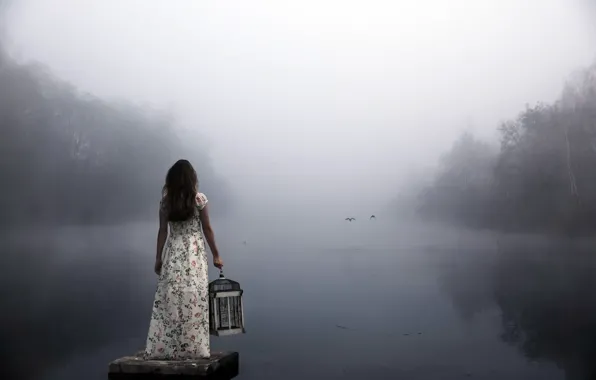 Picture girl, fog, lake