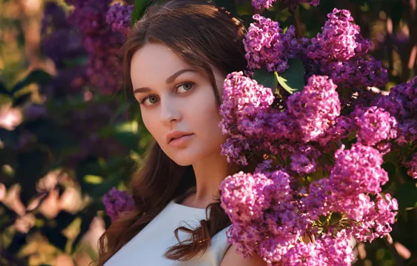 Picture look, girl, flowers, branches, brunette, lilac