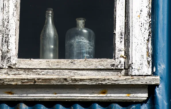 Picture house, window, bottle, naturalism