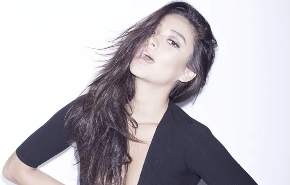 Picture look, actress, Shay Mitchell