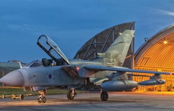 Picture the evening, Parking, the plane, Panavia Tornado