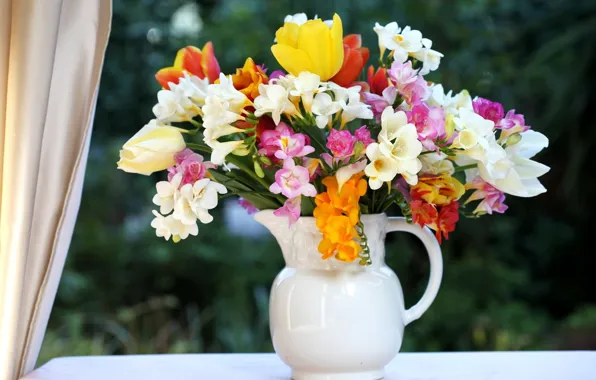 Picture bouquet, tulips, freesia