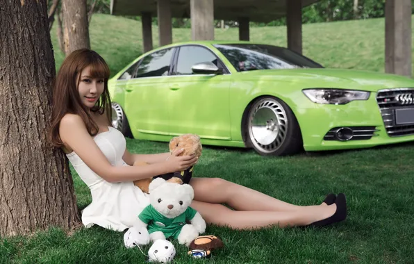 Picture look, Audi, Girls, Asian, beautiful girl, green car, sitting above the tree