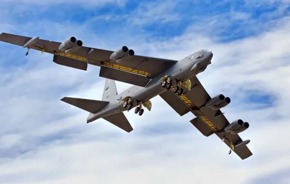 Picture Boeing, missile, B-52, STRATO fortress