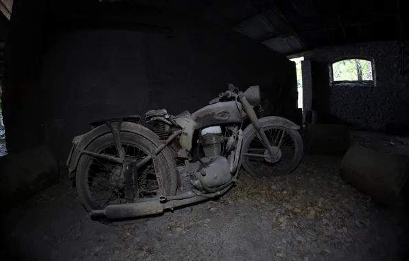 Picture motorcycle, scrap, the basement