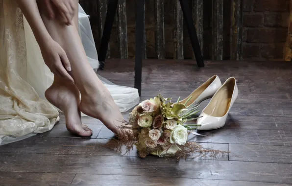 Picture feet, bouquet, shoes, the bride
