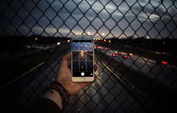 Picture road, photo, hand, the evening, camera, highway, phone, iphone, photographs, the, iPhone, netting