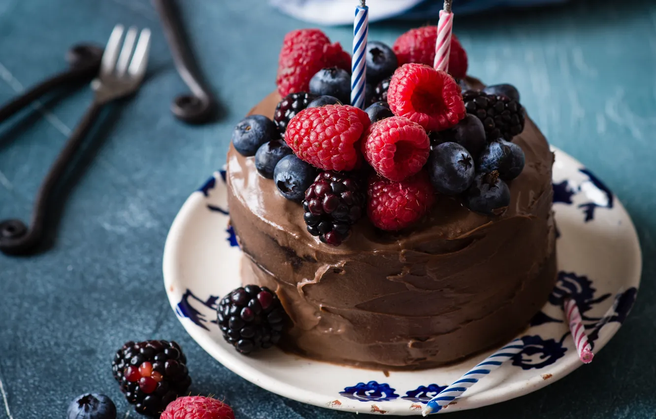 Photo wallpaper berries, candles, cake