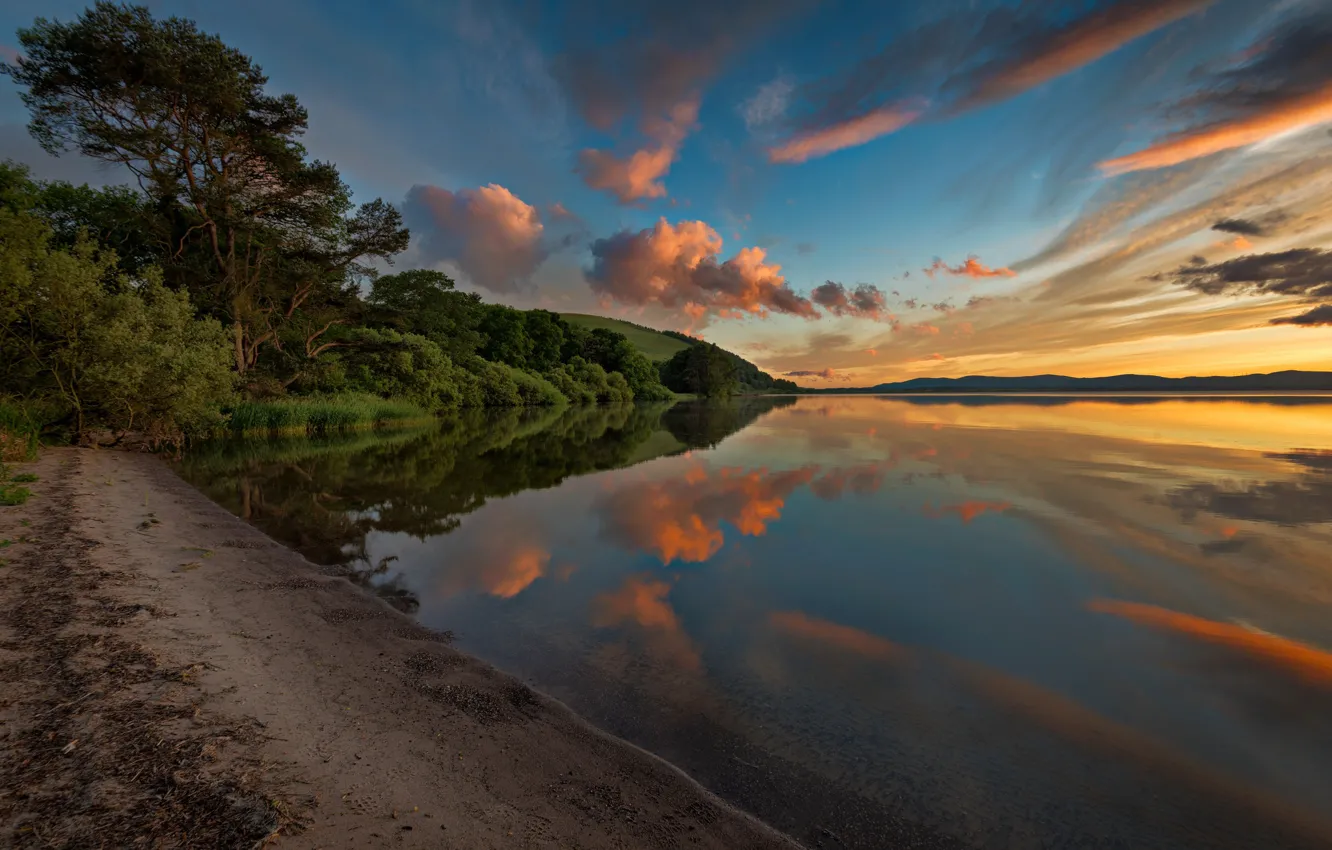 Photo wallpaper shore, light, sky, trees, landscape, sunset, water, Scotland, clouds, Loch Leven