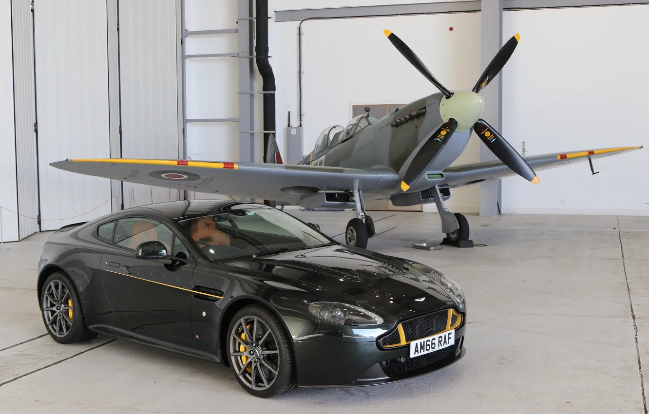 Photo wallpaper Aston Martin, hangar, Spitfire