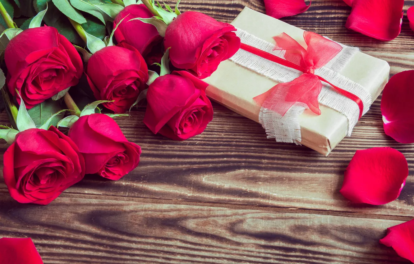 Wallpaper love, flowers, roses, bouquet, petals, red, red, love, wood,  flowers, romantic, Valentine's Day, gift, roses images for desktop, section  праздники - download