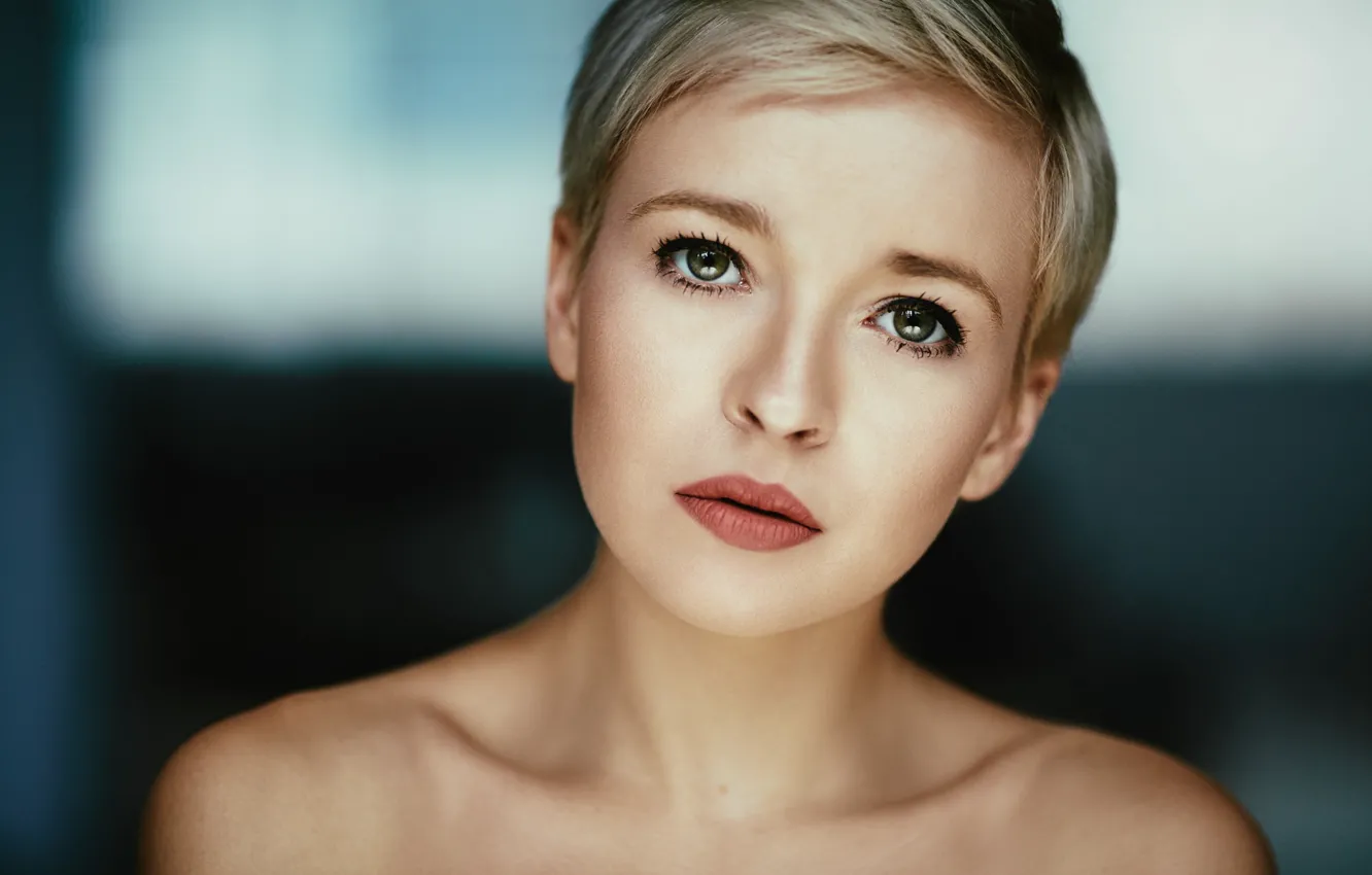 Wallpaper girl, green eyes, photo, photographer, short hair, model, lips,  face, blonde, portrait, mouth, close up, looking at camera, depth of field,  bare shoulders, looking at viewer images for desktop, section девушки -