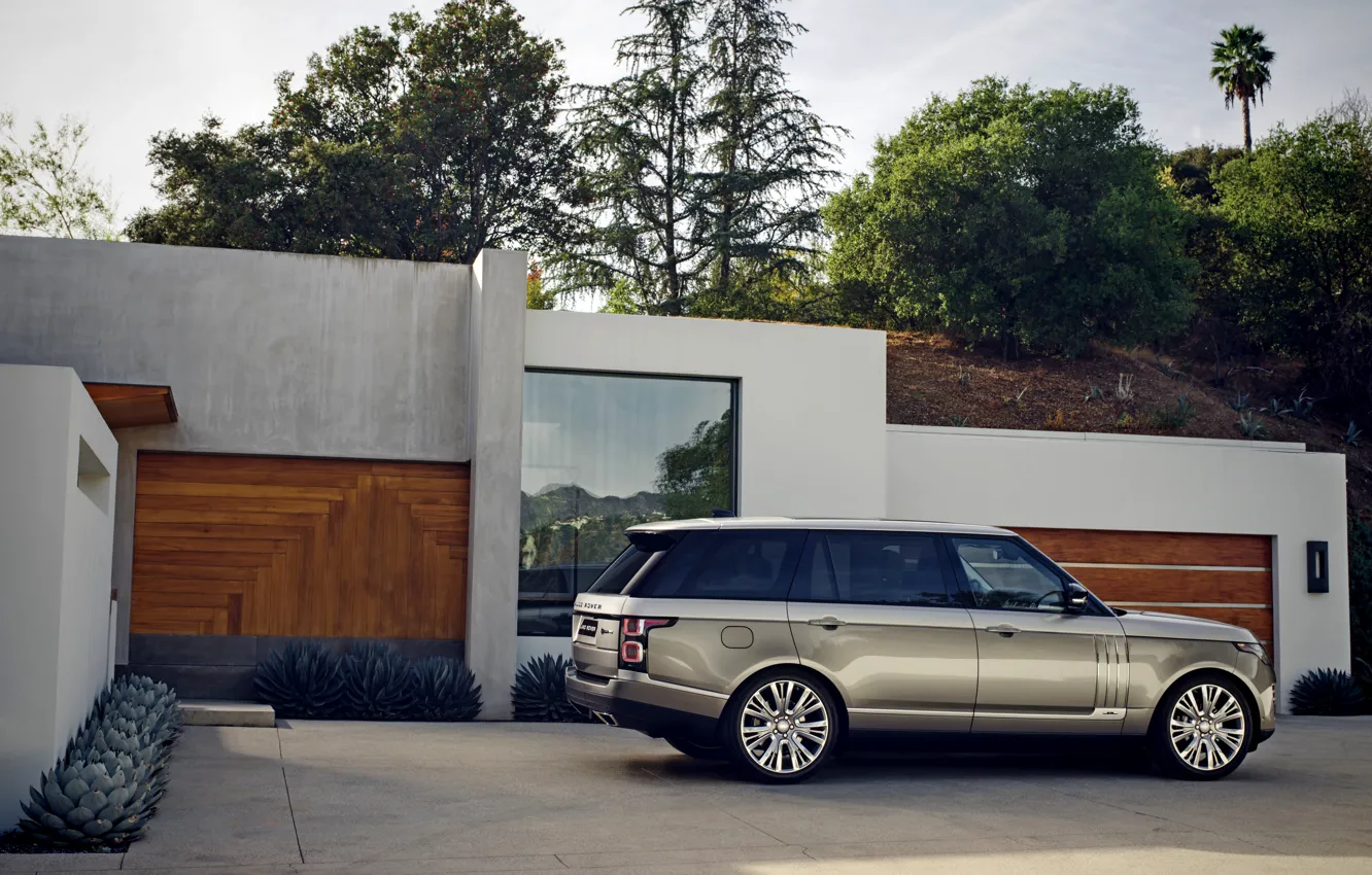 Photo wallpaper the sky, trees, grey, the building, plants, hill, Parking, Land Rover, Range Rover SV Autobiography