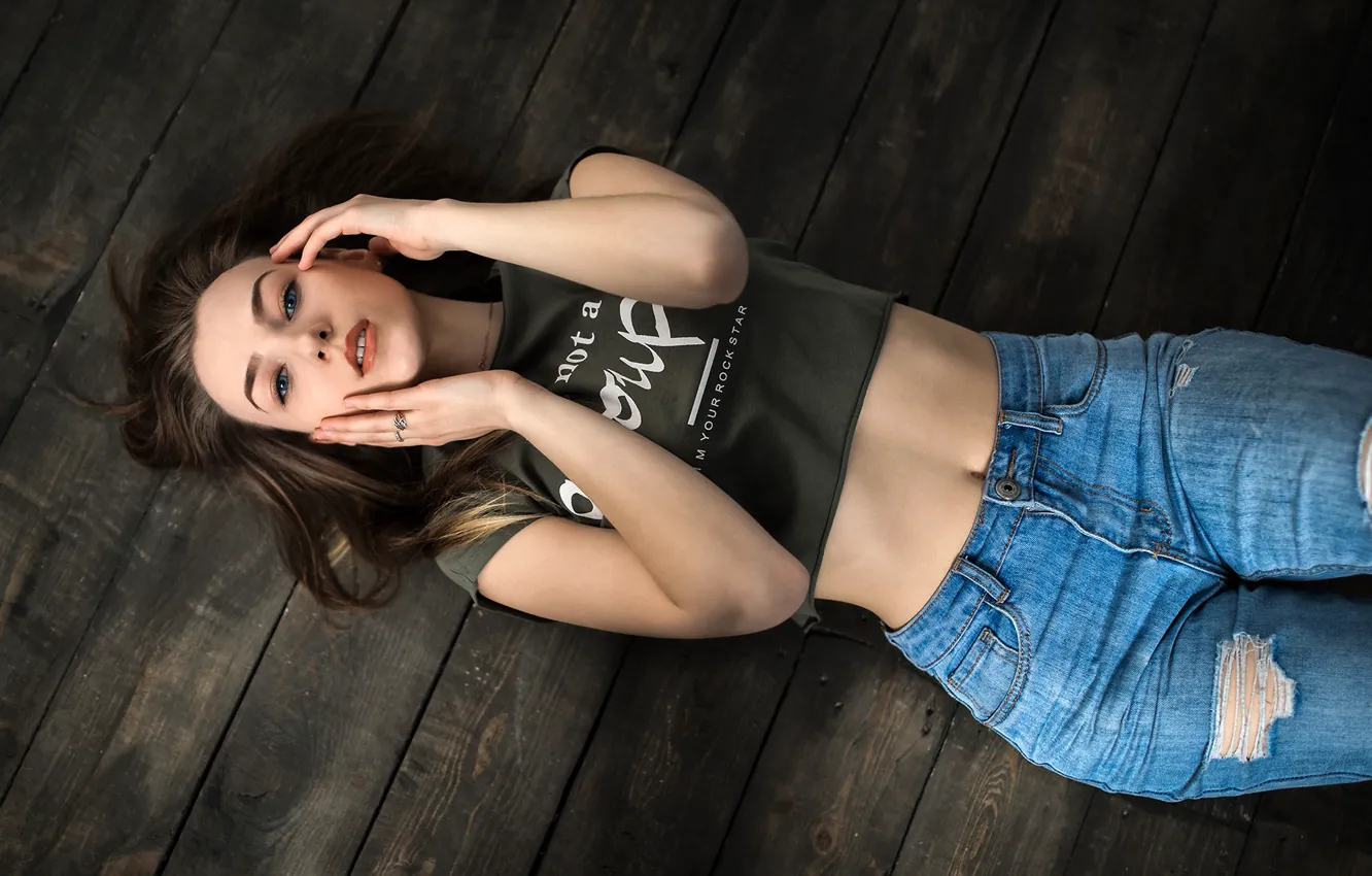Photo wallpaper pose, model, Board, jeans, makeup, Mike, figure, hairstyle, lies, brown hair, beautiful, on the floor