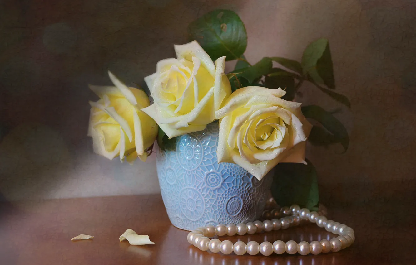 Photo wallpaper flowers, table, roses, pearl, beads, vase, still life, bokeh